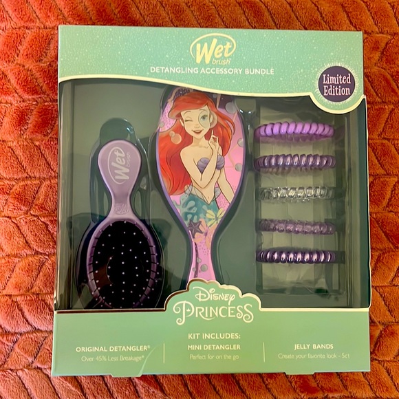 wet brush Hair Limited Edition Disneys Little Mermaid Wet Brush